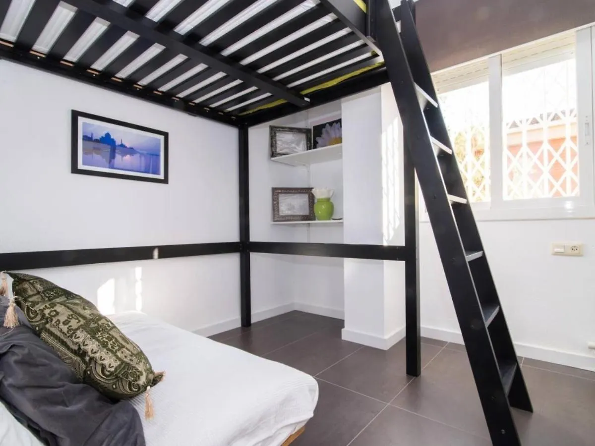 Sunny Apartment 3 Blocks To The Beach Castelldefels