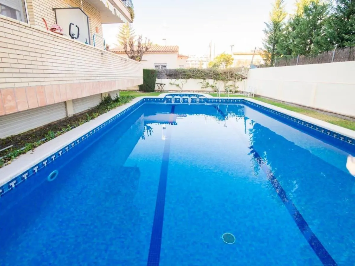 Sunny Apartment 3 Blocks To The Beach Castelldefels Spain