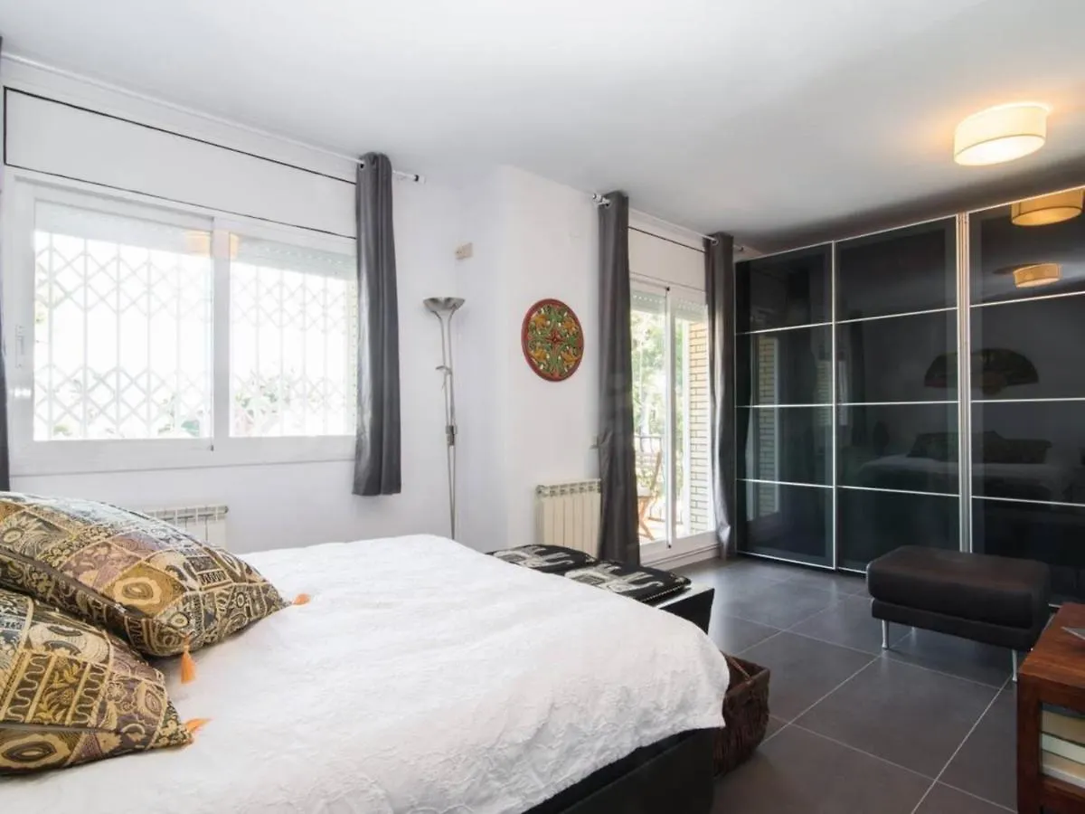 Sunny Apartment 3 Blocks To The Beach Castelldefels