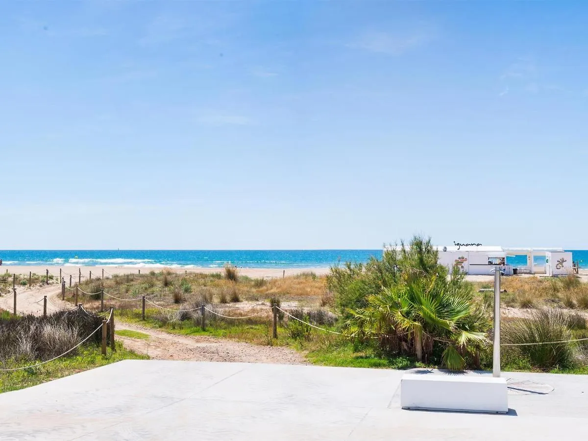 Sunny Apartment 3 Blocks To The Beach Castelldefels