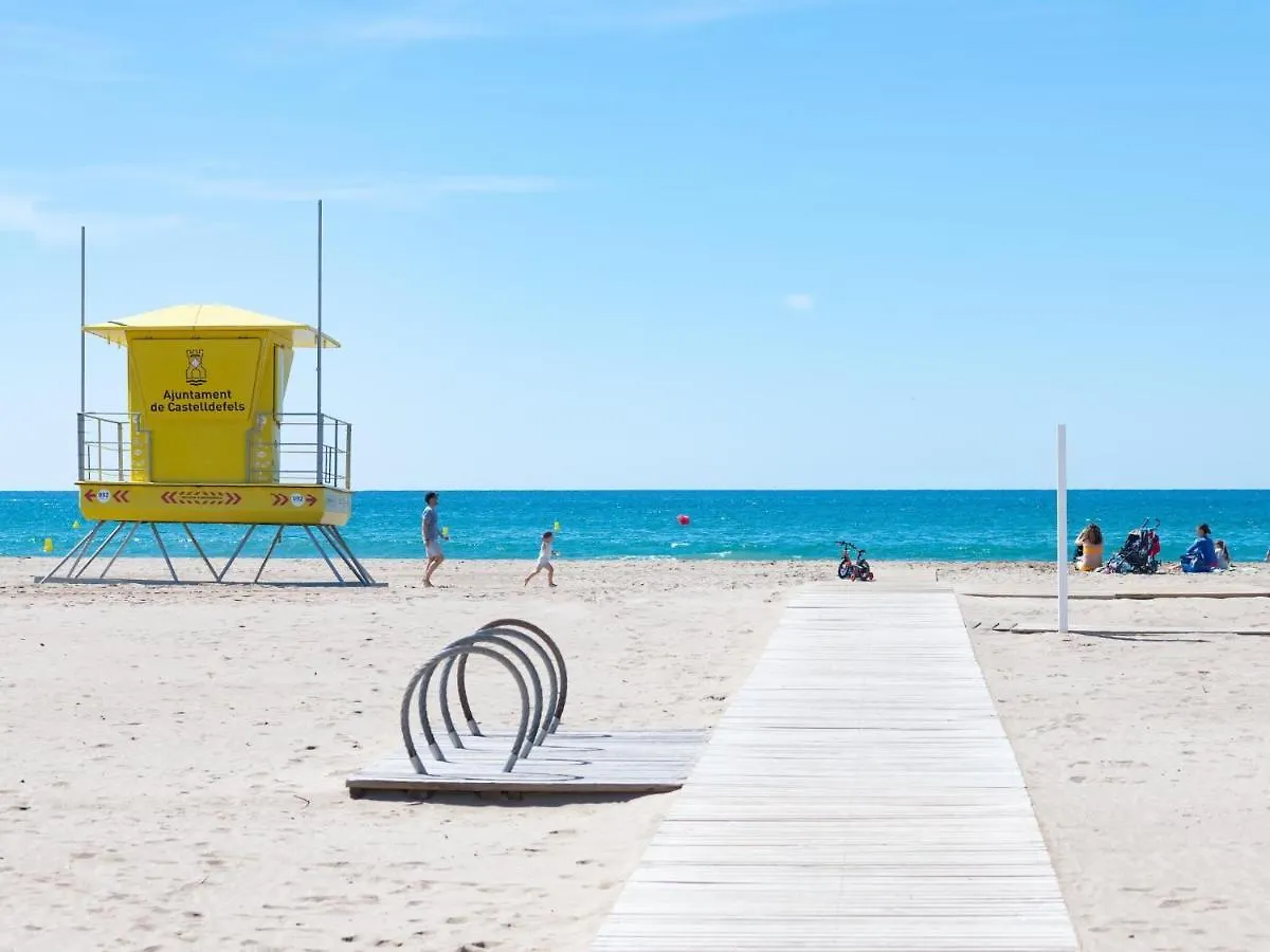 Sunny Apartment 3 Blocks To The Beach Castelldefels 0*,