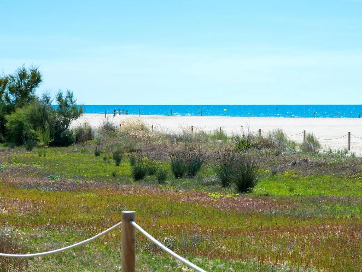 Sunny Apartment 3 Blocks To The Beach Castelldefels