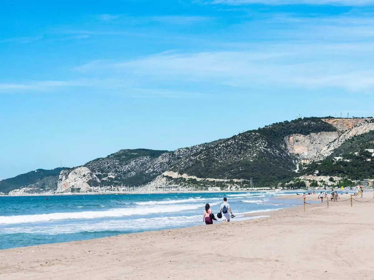 Sunny Apartment 3 Blocks To The Beach Castelldefels Spain