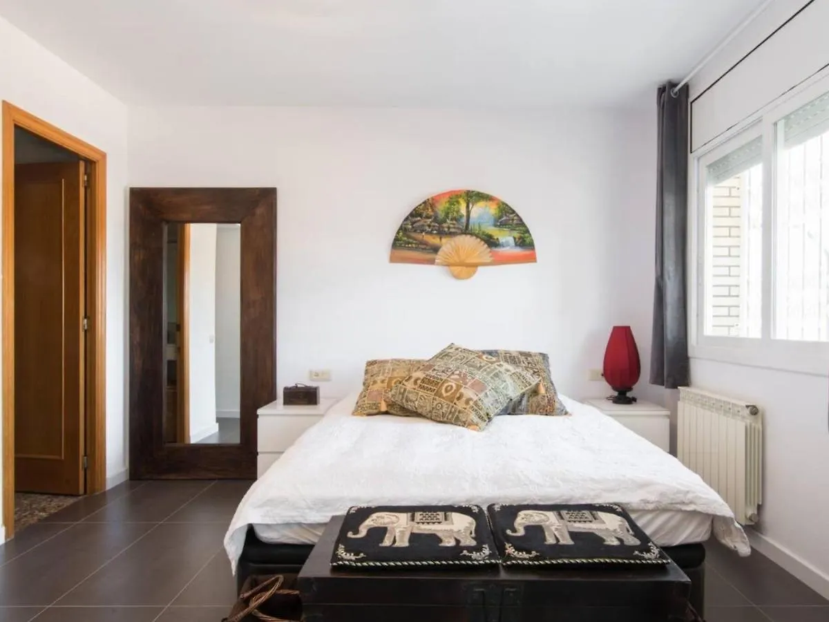 Sunny Apartment 3 Blocks To The Beach Castelldefels