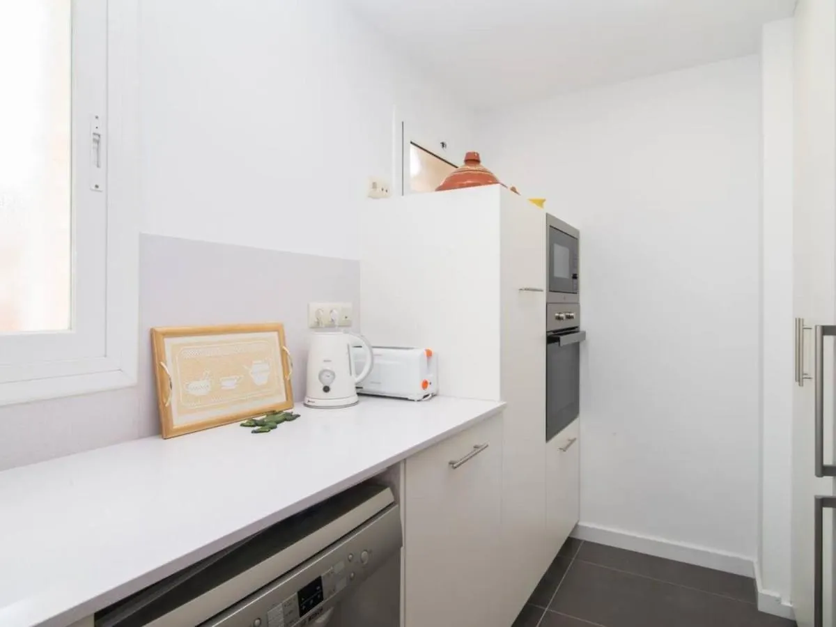 Sunny Apartment 3 Blocks To The Beach Castelldefels