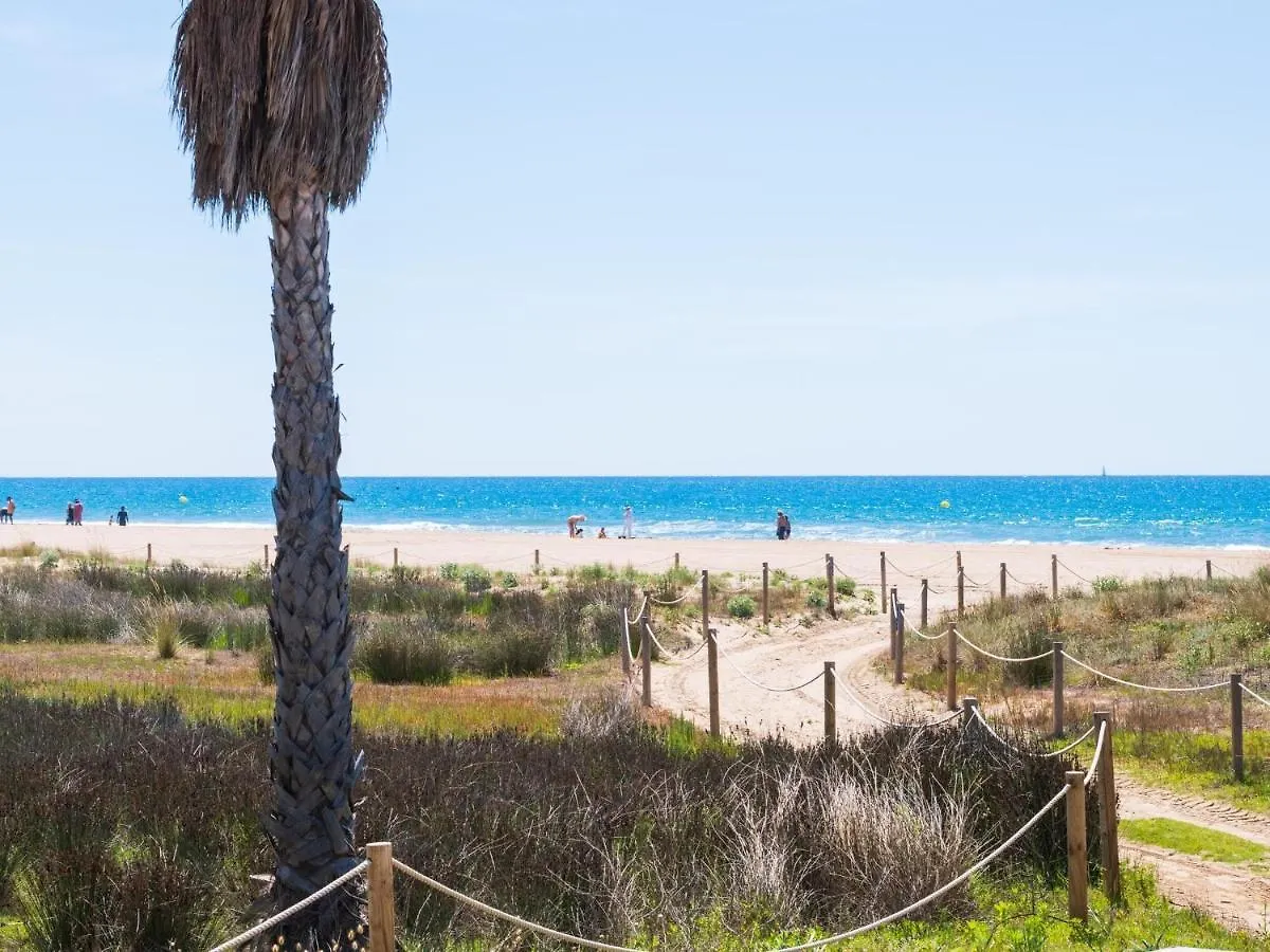 Sunny Apartment 3 Blocks To The Beach Castelldefels Ισπανία